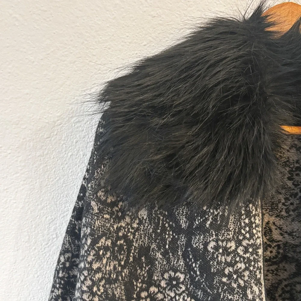 Madison 88 Anthropologie Floral Paisley Faux Fur‎ Shawl Wrap Fringe One Size